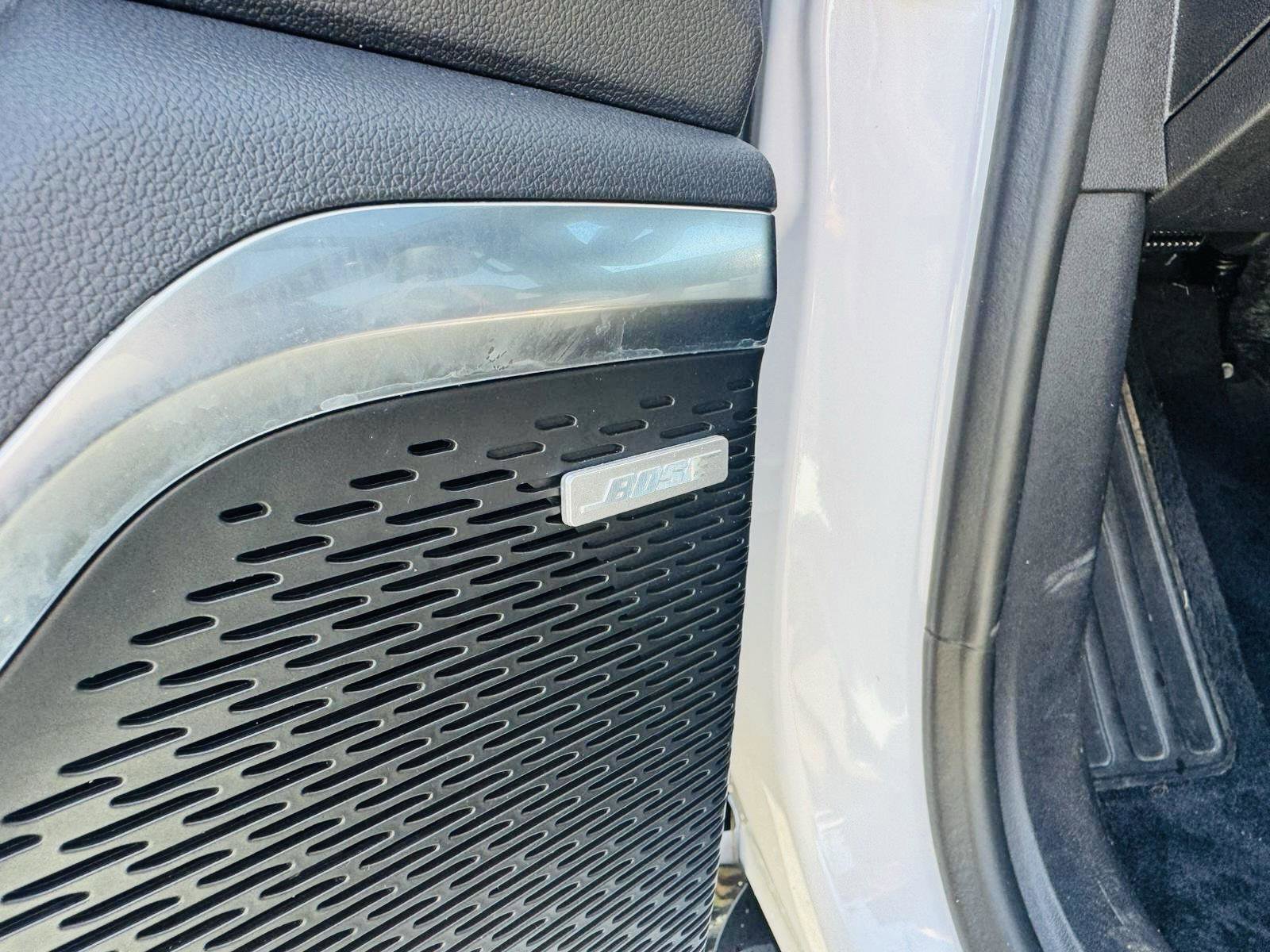 Used 2024 Chevrolet Traverse RS image 30