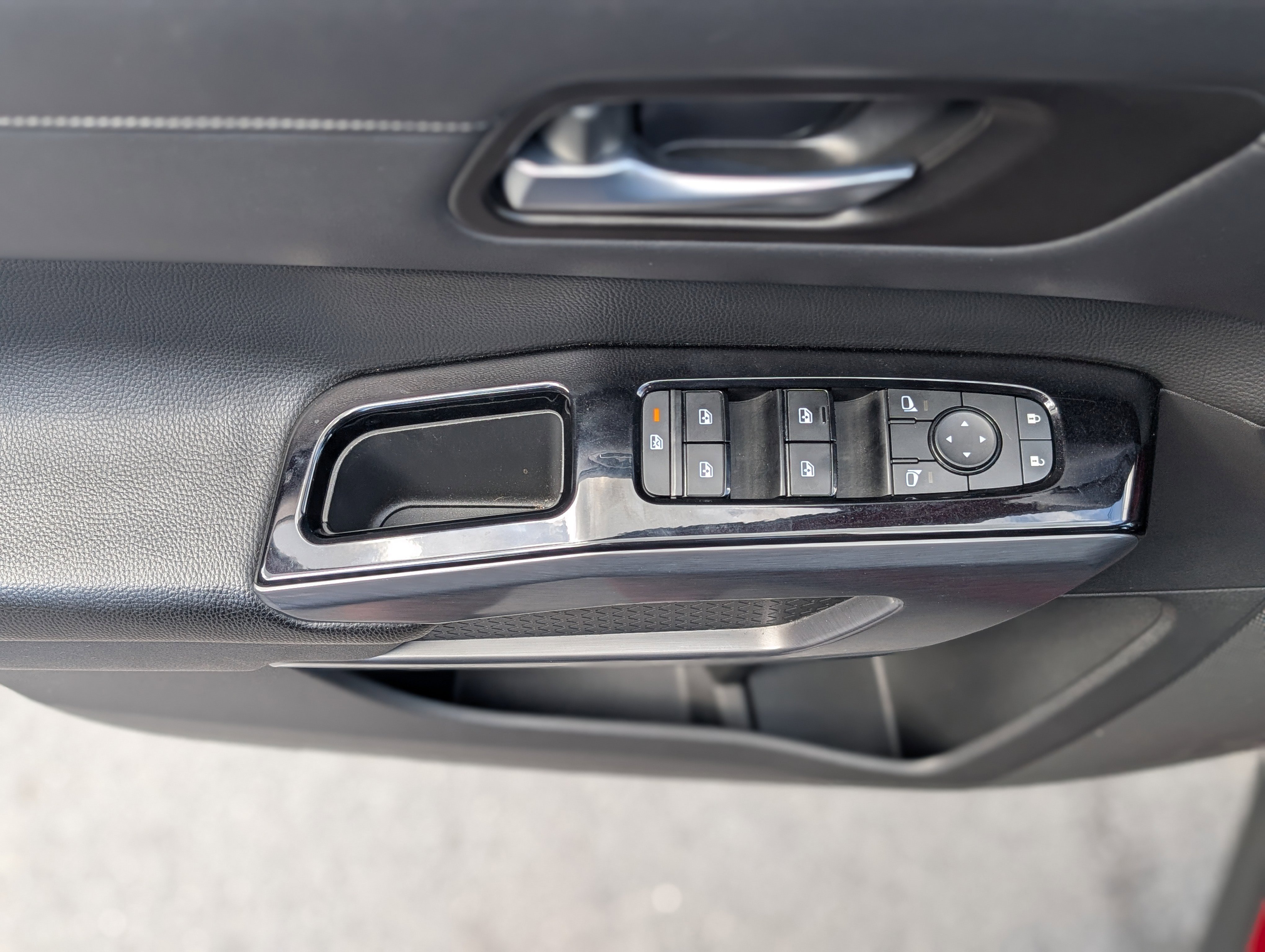 Used 2022 Nissan Pathfinder SL image 30