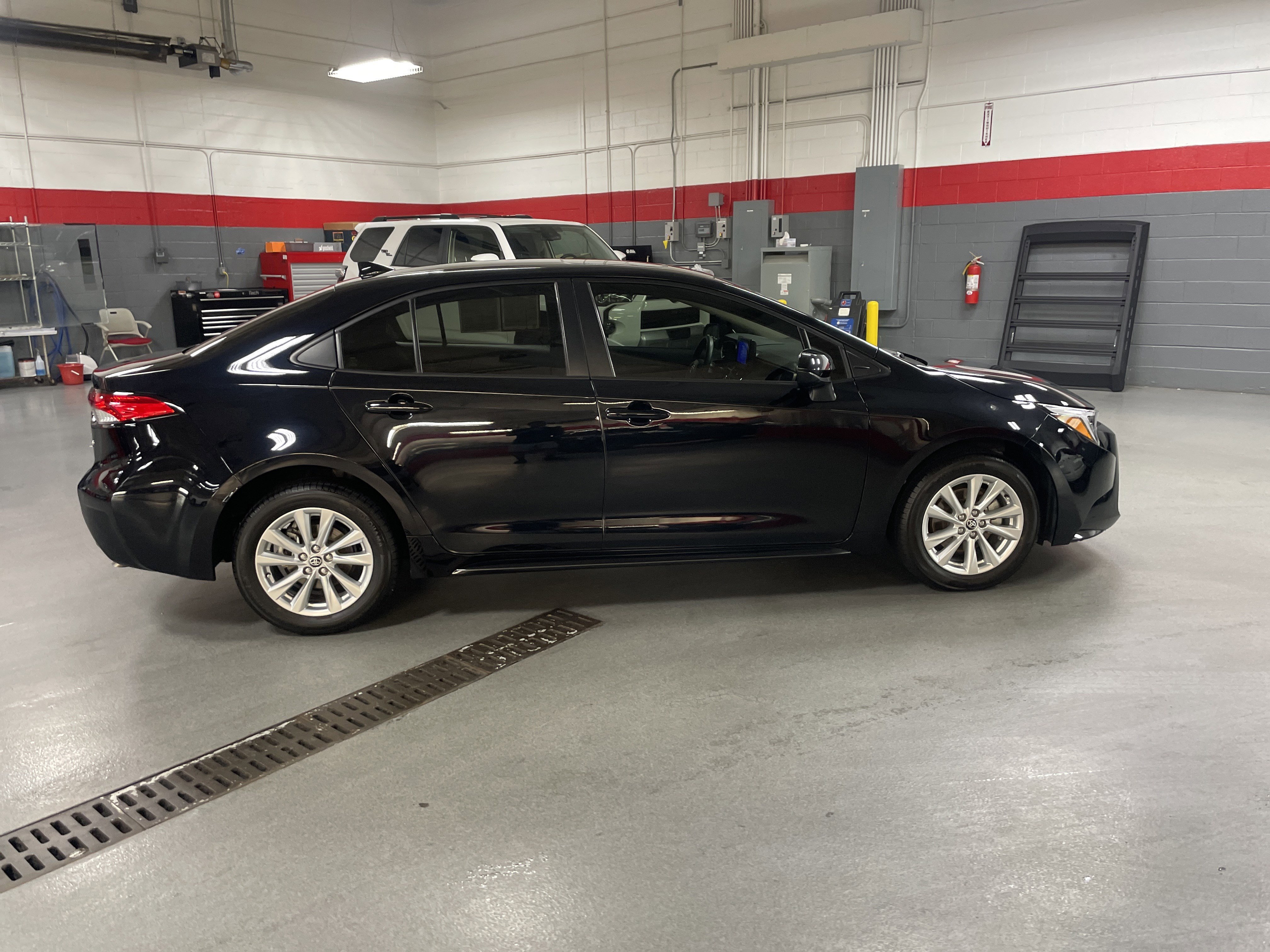 Used 2023 Toyota Corolla LE w/ LE Premium Package image 11