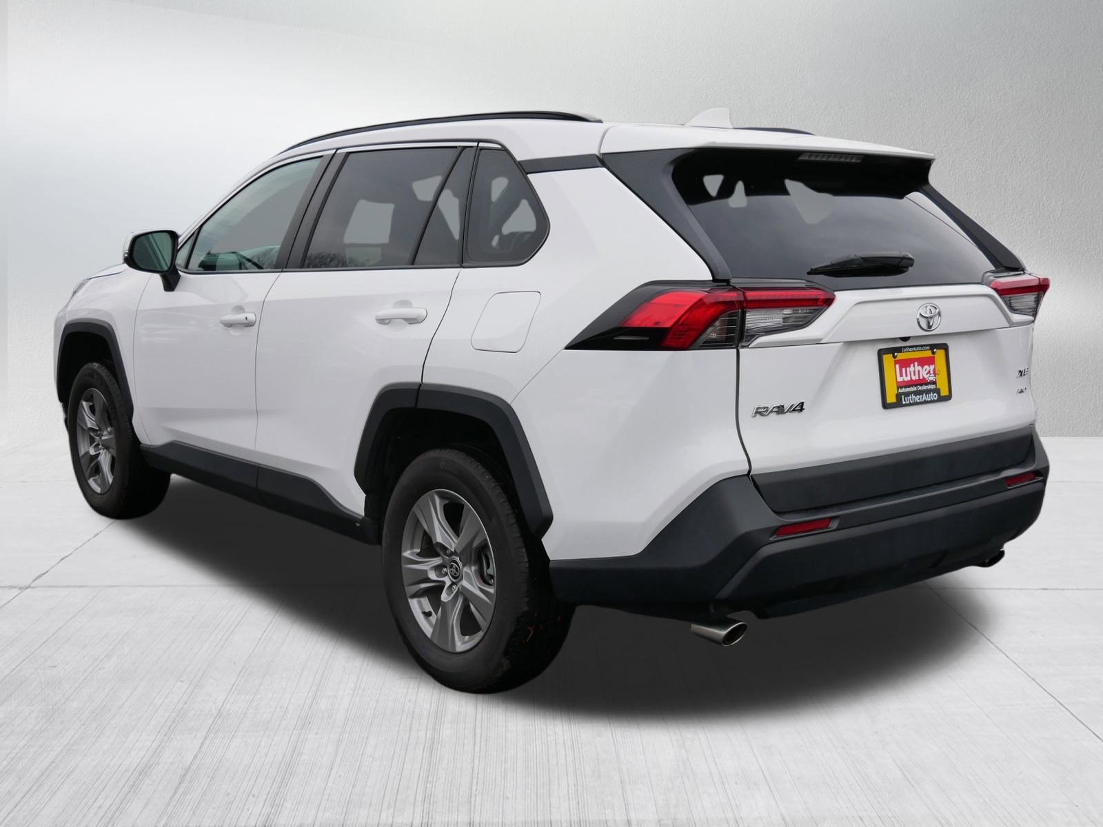 Used 2024 Toyota RAV4 XLE AWD/4WD image 5
