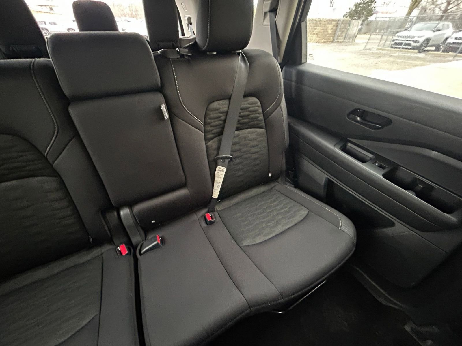 Used 2025 Nissan Pathfinder SV image 40