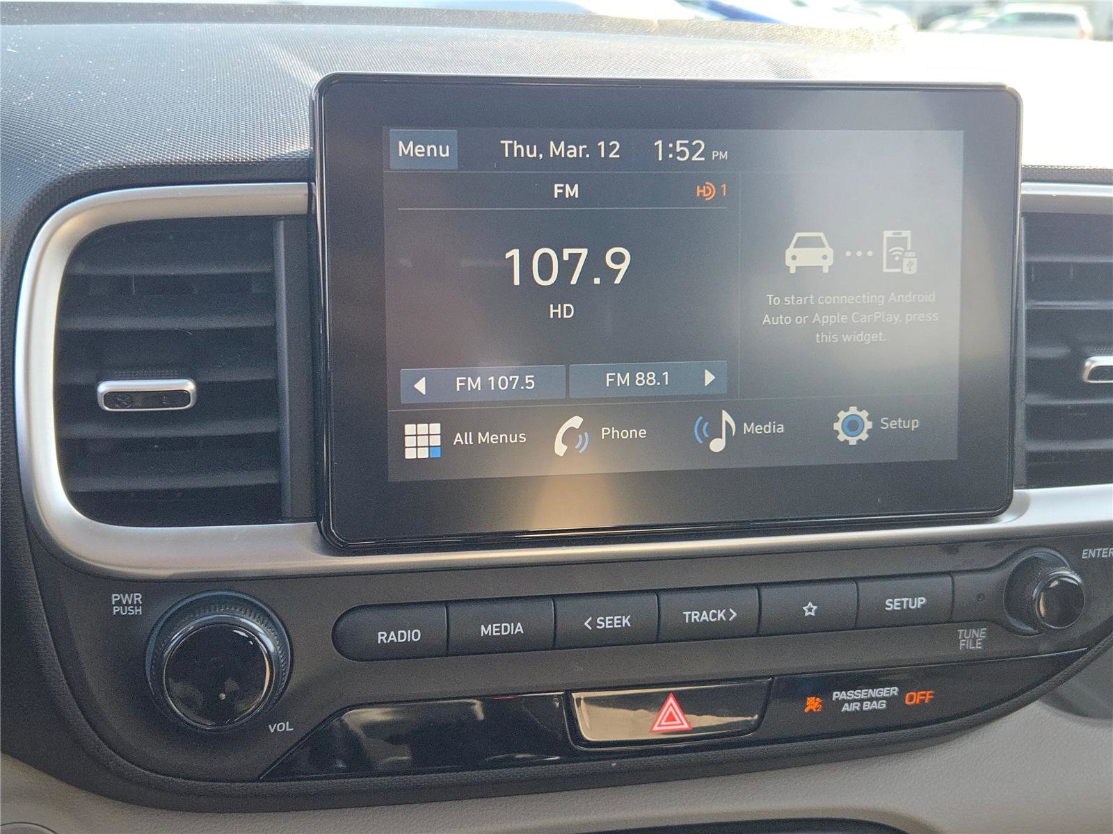 Used 2025 Hyundai Venue SEL image 28