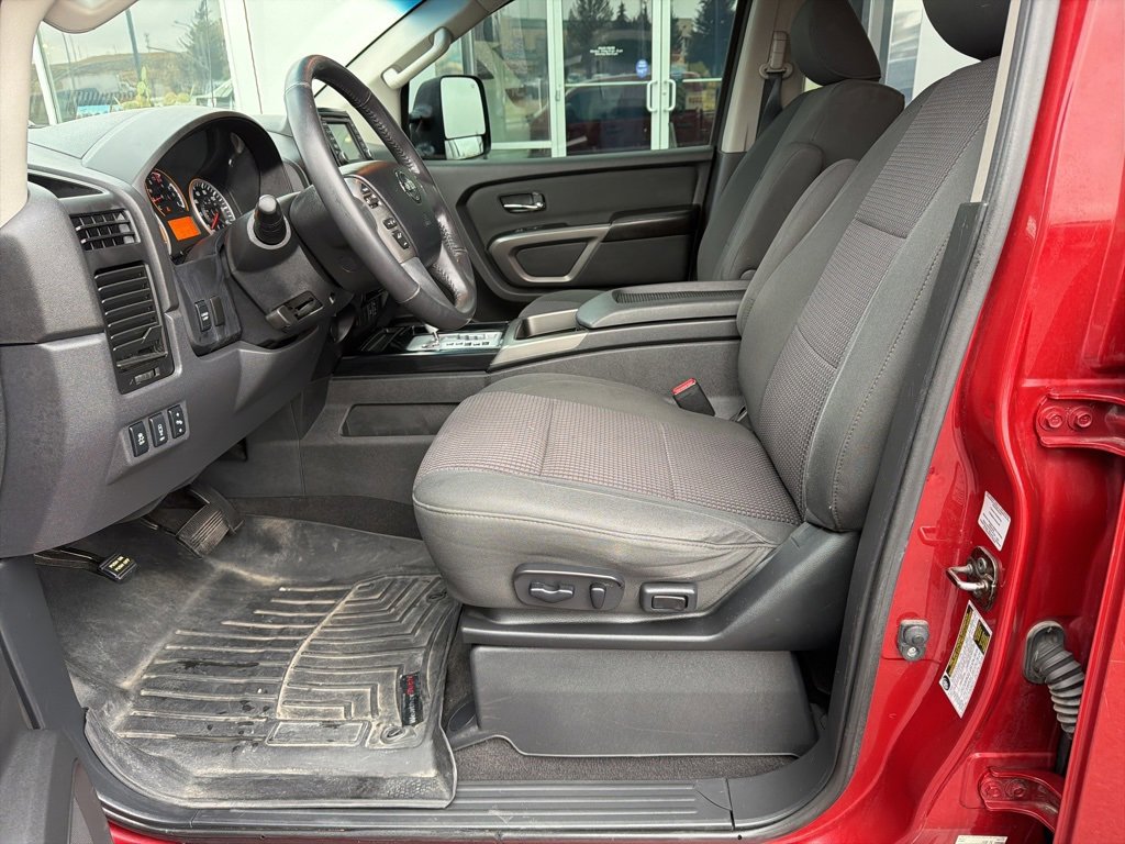 Used 2015 Nissan Titan SV w/ SV Value Truck Package image 12