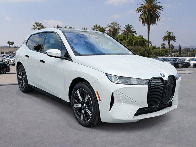 New 2026 BMW iX xDrive60 w/ Premium Package image 3