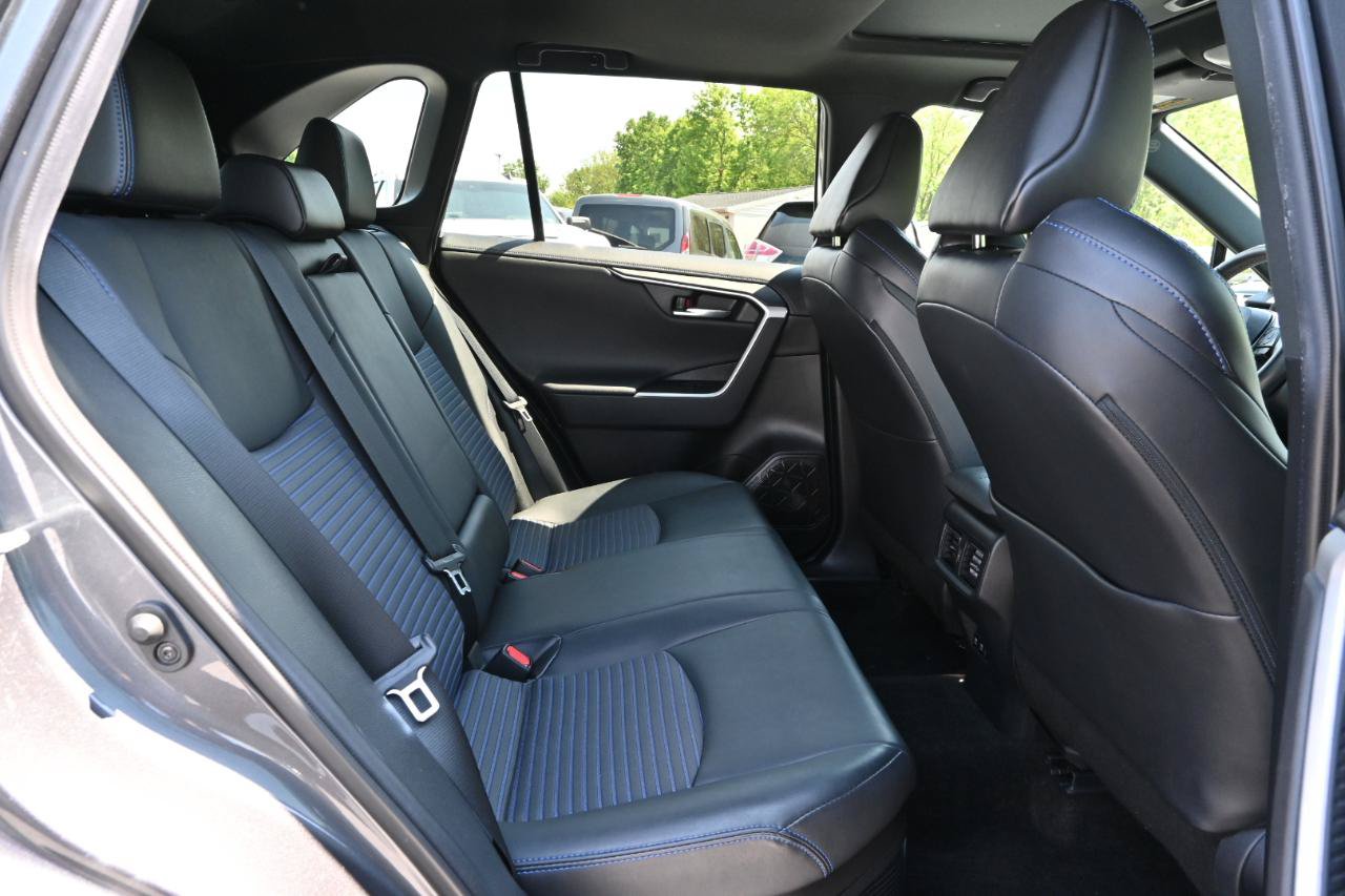 Used 2021 Toyota RAV4 XSE AWD/4WD image 32