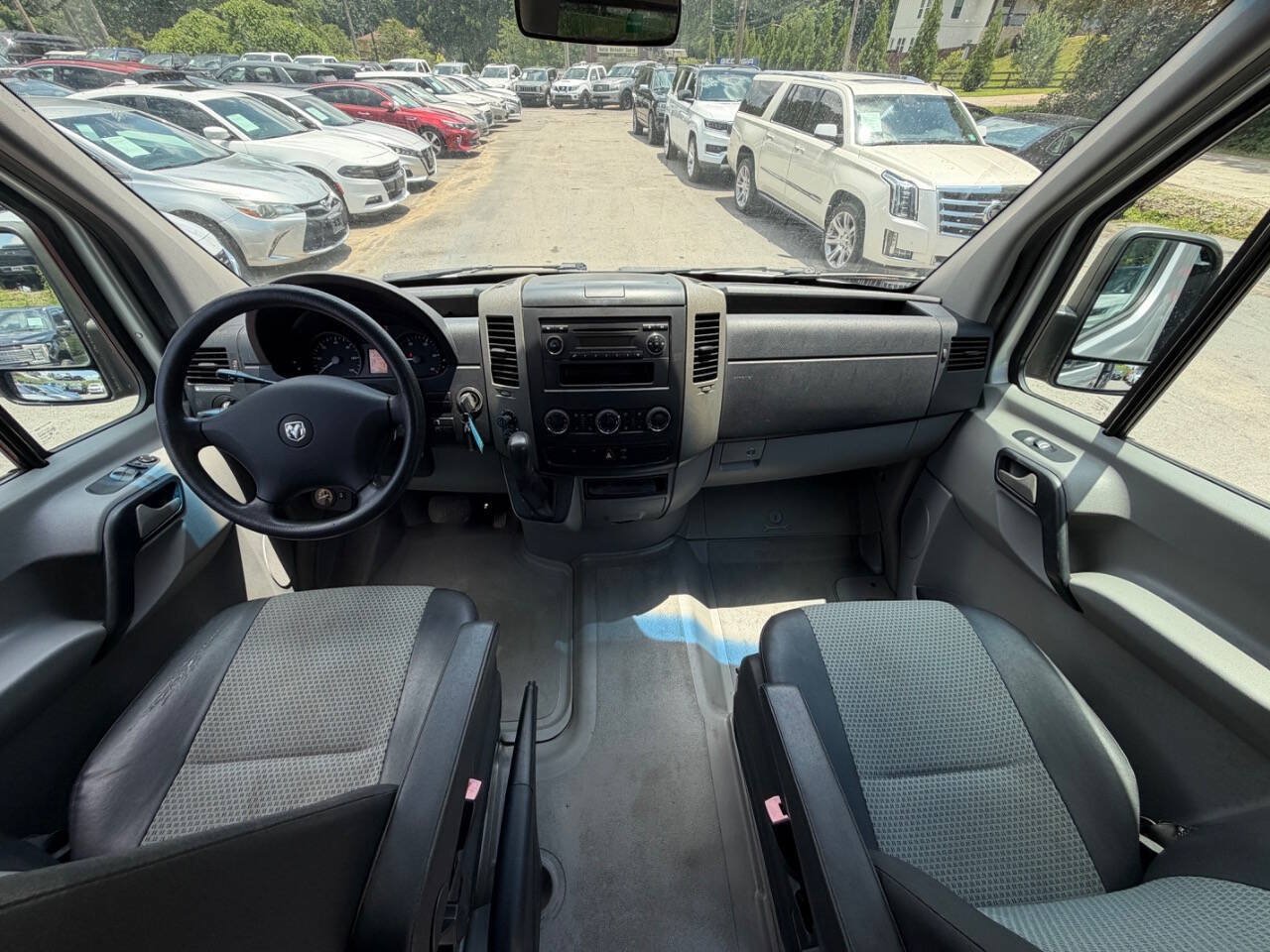 Used 2008 Dodge Sprinter 2500 RWD image 14