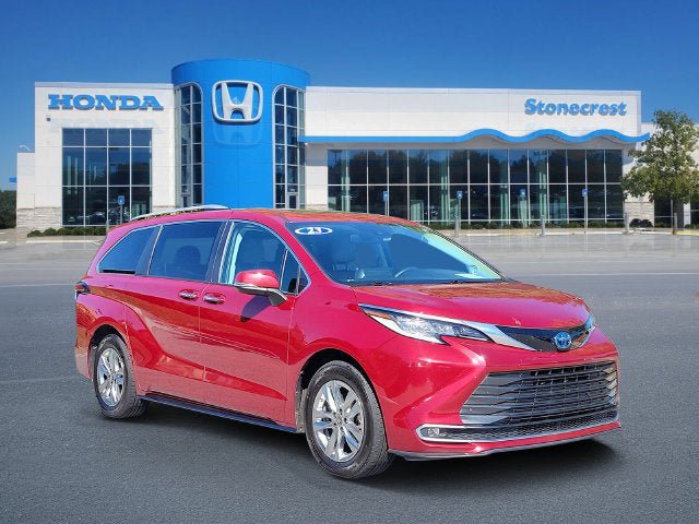 Used 2023 Toyota Sienna Limited FWD image 1