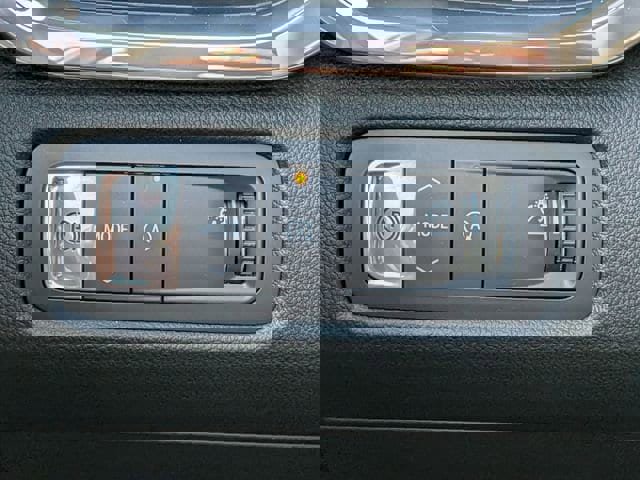 New 2026 GMC Acadia Denali w/ Super Cruise Package image 18