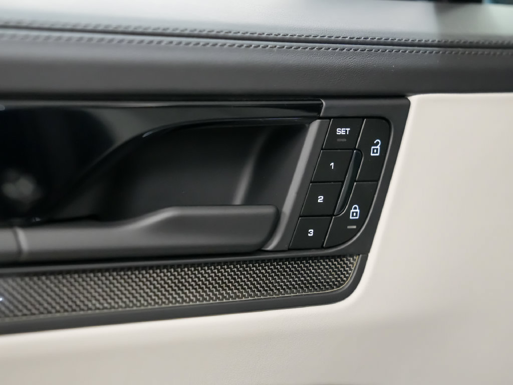 New 2026 Porsche Cayenne GTS AWD/4WD image 18