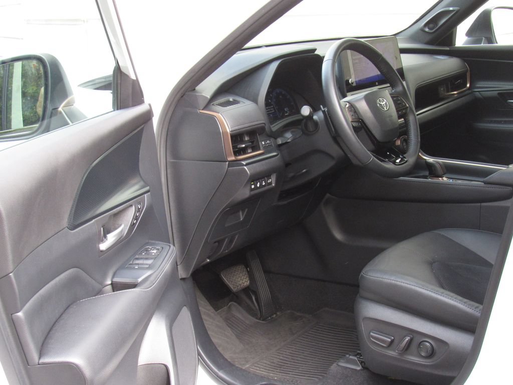 Certified 2024 Toyota Grand Highlander AWD Hybrid image 10