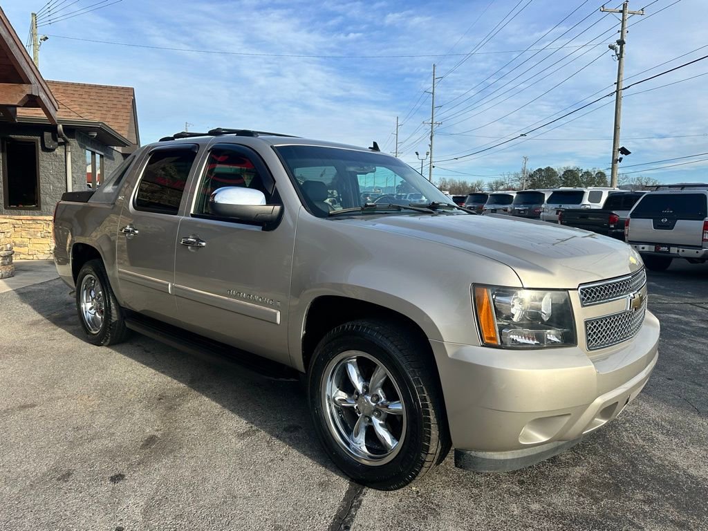 Used 2008 Chevrolet Avalanche LTZ w/ LTZ Preferred Equipment Group AWD/4WD image 7