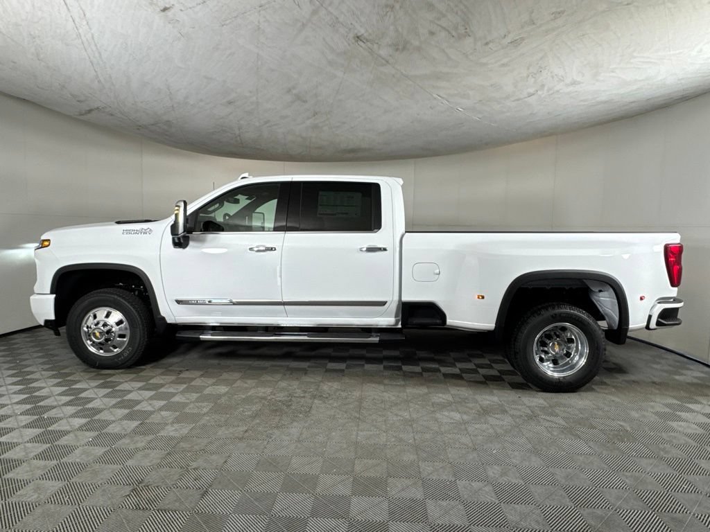 New 2026 Chevrolet Silverado 3500 High Country AWD/4WD image 8