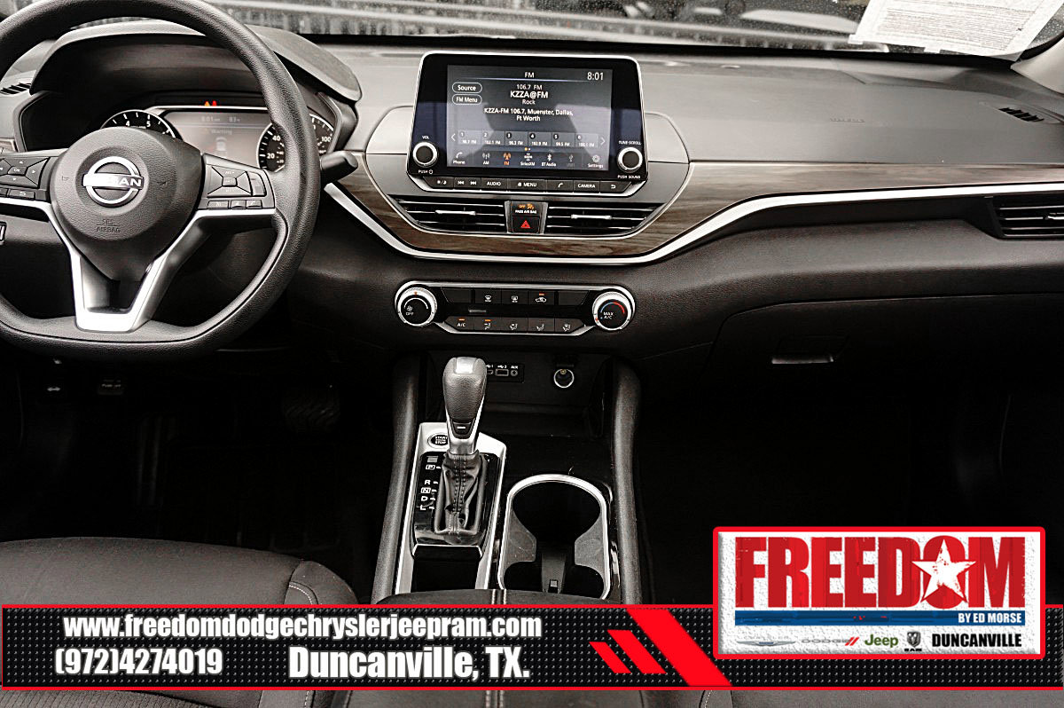 Used 2024 Nissan Altima 2.5 SV FWD image 19