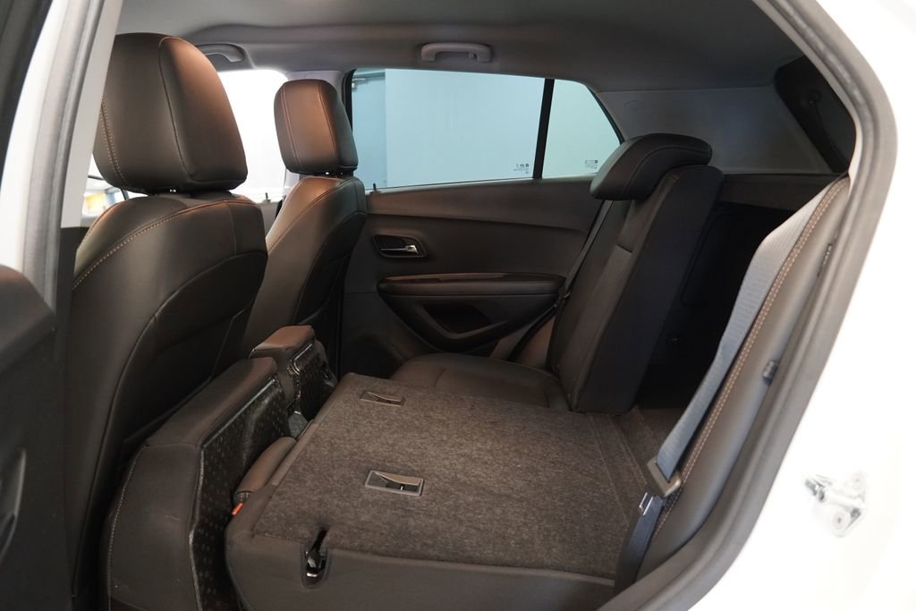 Used 2022 Chevrolet Trax LT w/ Sport Edition image 22