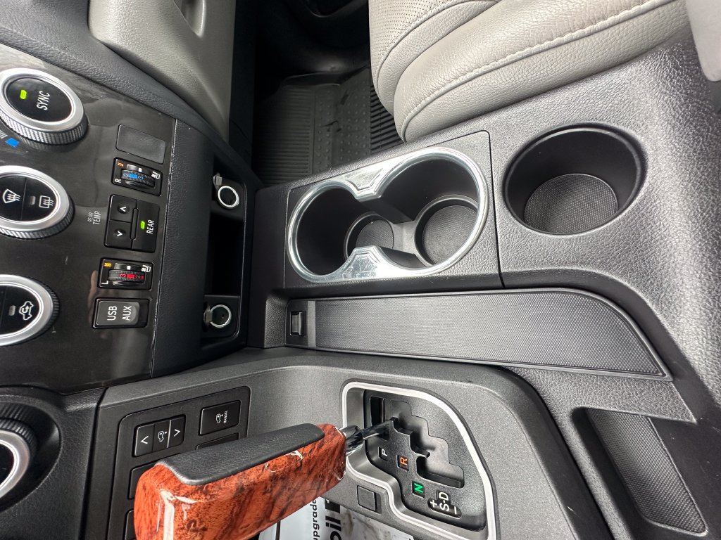 Used 2019 Toyota Sequoia Platinum AWD/4WD image 28