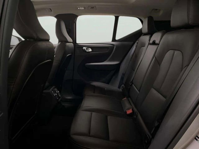 Used 2025 Volvo XC40 B5 Plus image 68