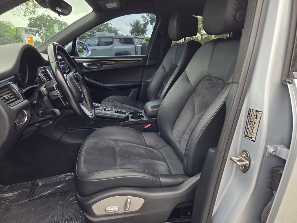 Used 2018 Porsche Macan AWD/4WD image 12