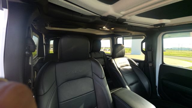 Used 2019 Jeep Wrangler Unlimited Sahara AWD/4WD image 30