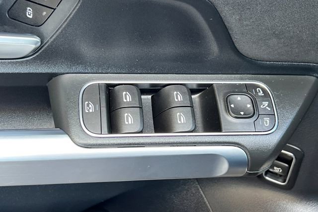 Used 2024 Mercedes-Benz GLB 250 image 12