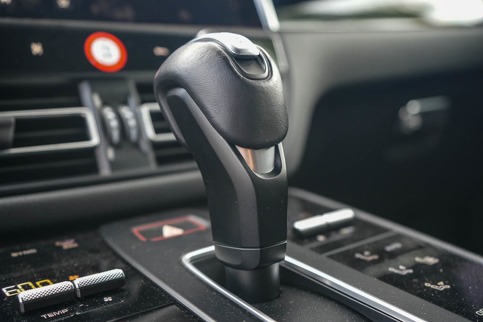 Used 2023 Porsche Macan image 21