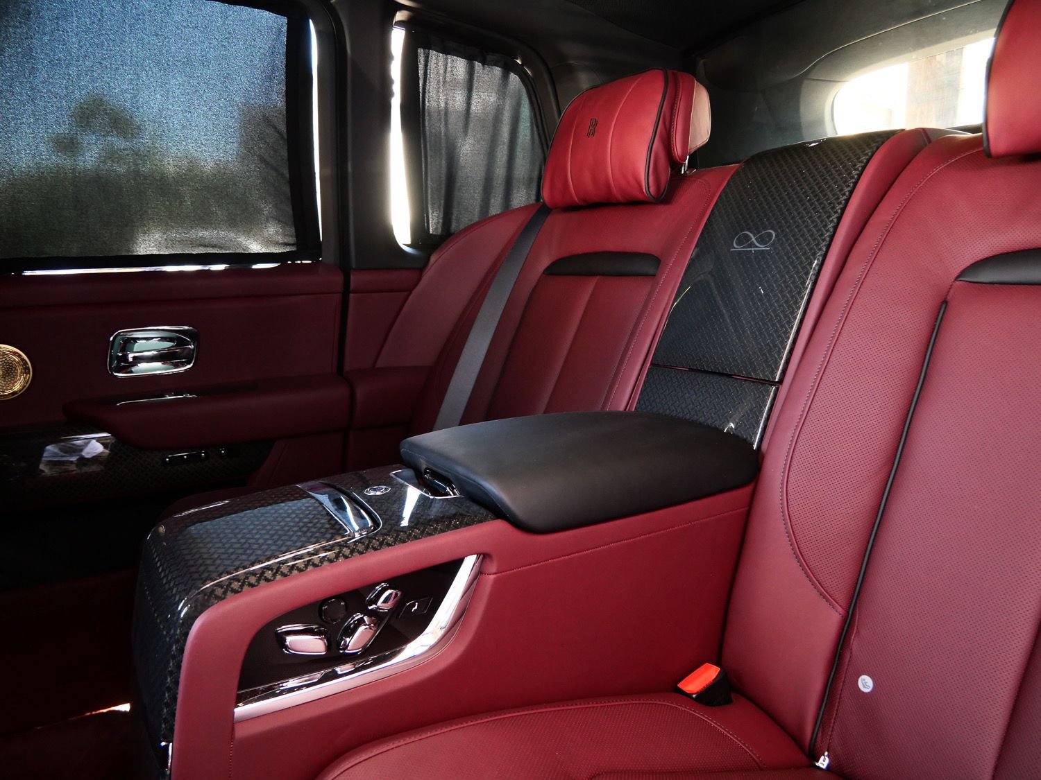 Used 2023 Rolls-Royce Cullinan Black Badge w/ Driver's Package AWD/4WD image 34