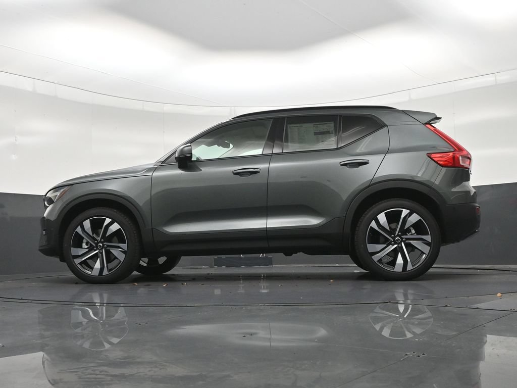 New 2026 Volvo XC40 B5 Plus AWD/4WD image 22