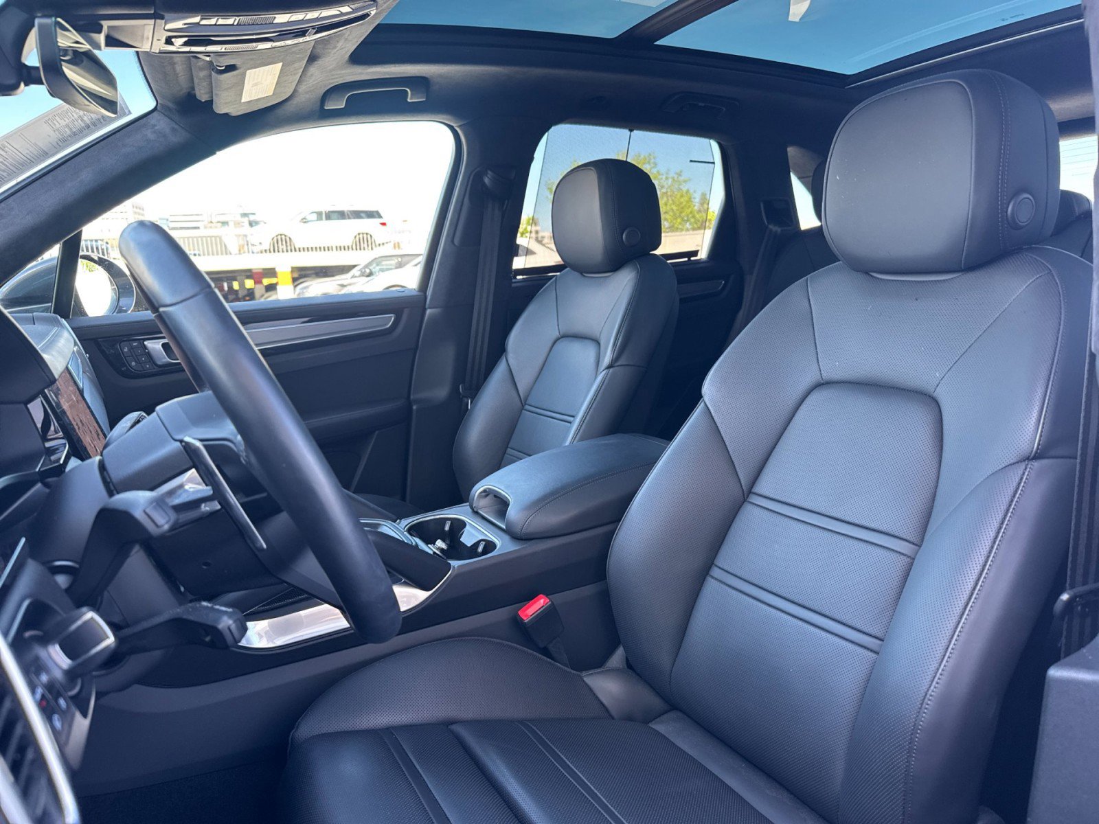 Certified 2023 Porsche Cayenne Turbo image 5