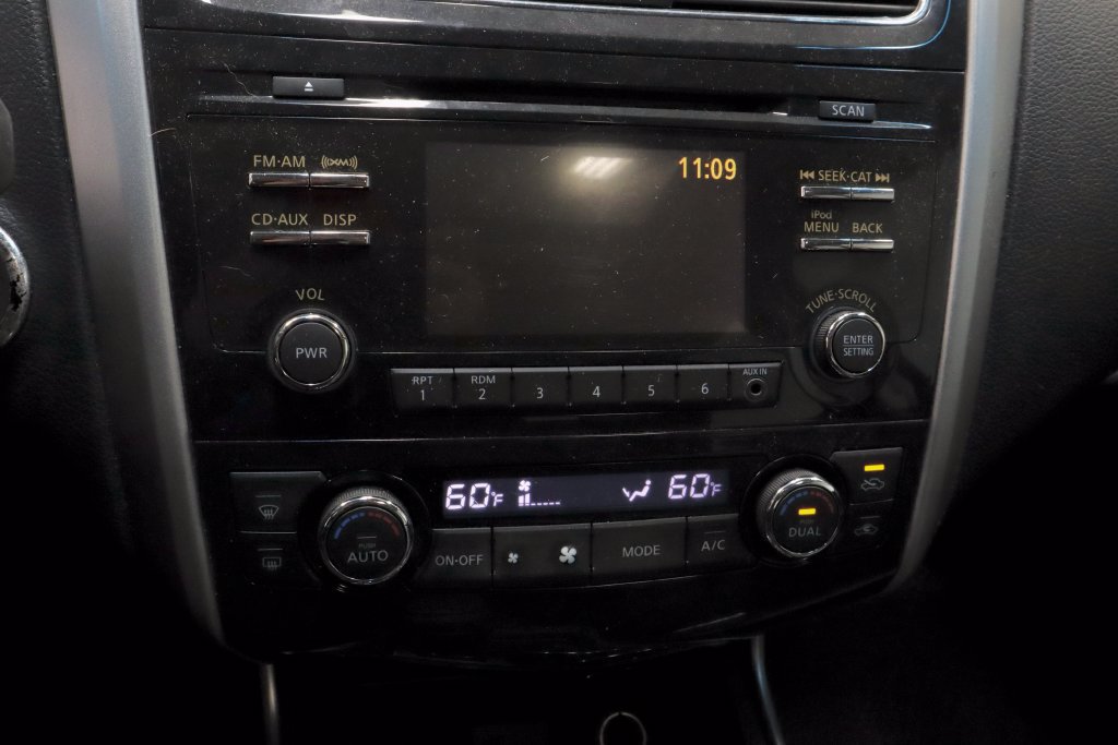 Used 2013 Nissan Altima 2.5 SL FWD image 3