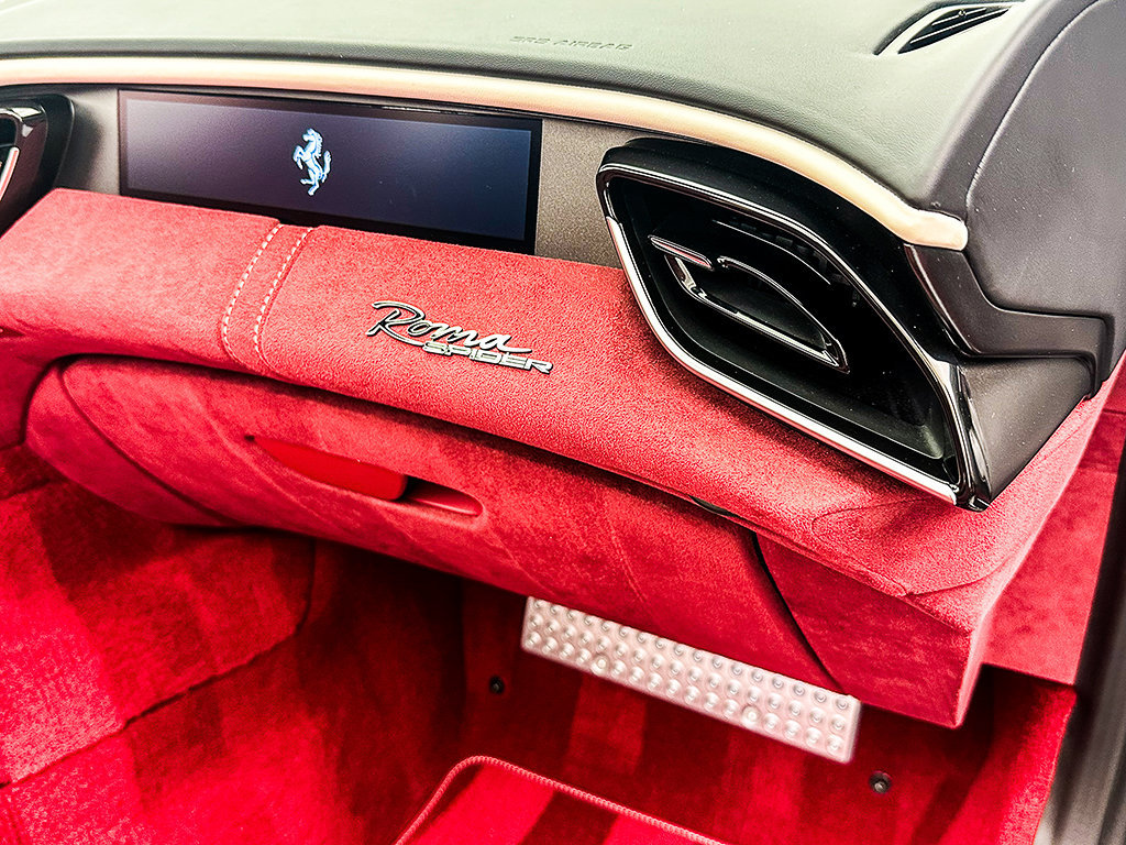 Certified 2025 Ferrari Roma Spider RWD image 21