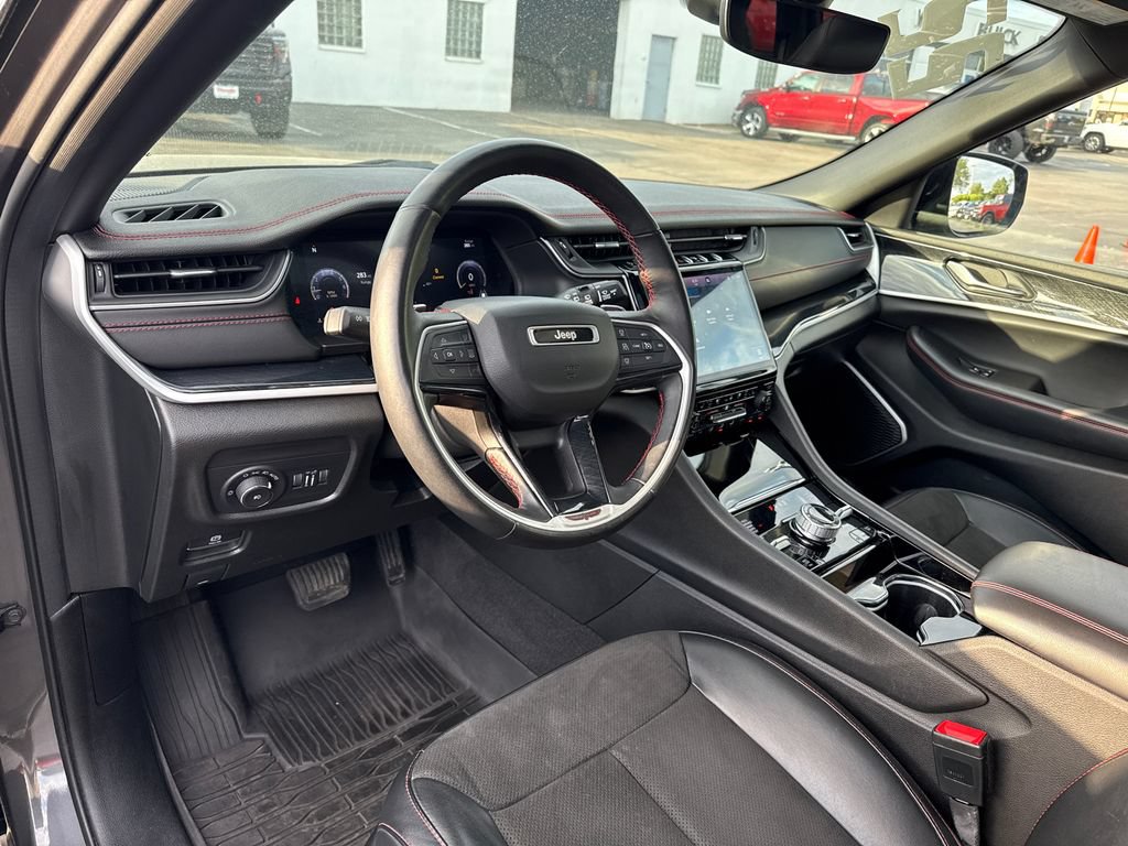 Used 2022 Jeep Grand Cherokee Trailhawk AWD/4WD image 18