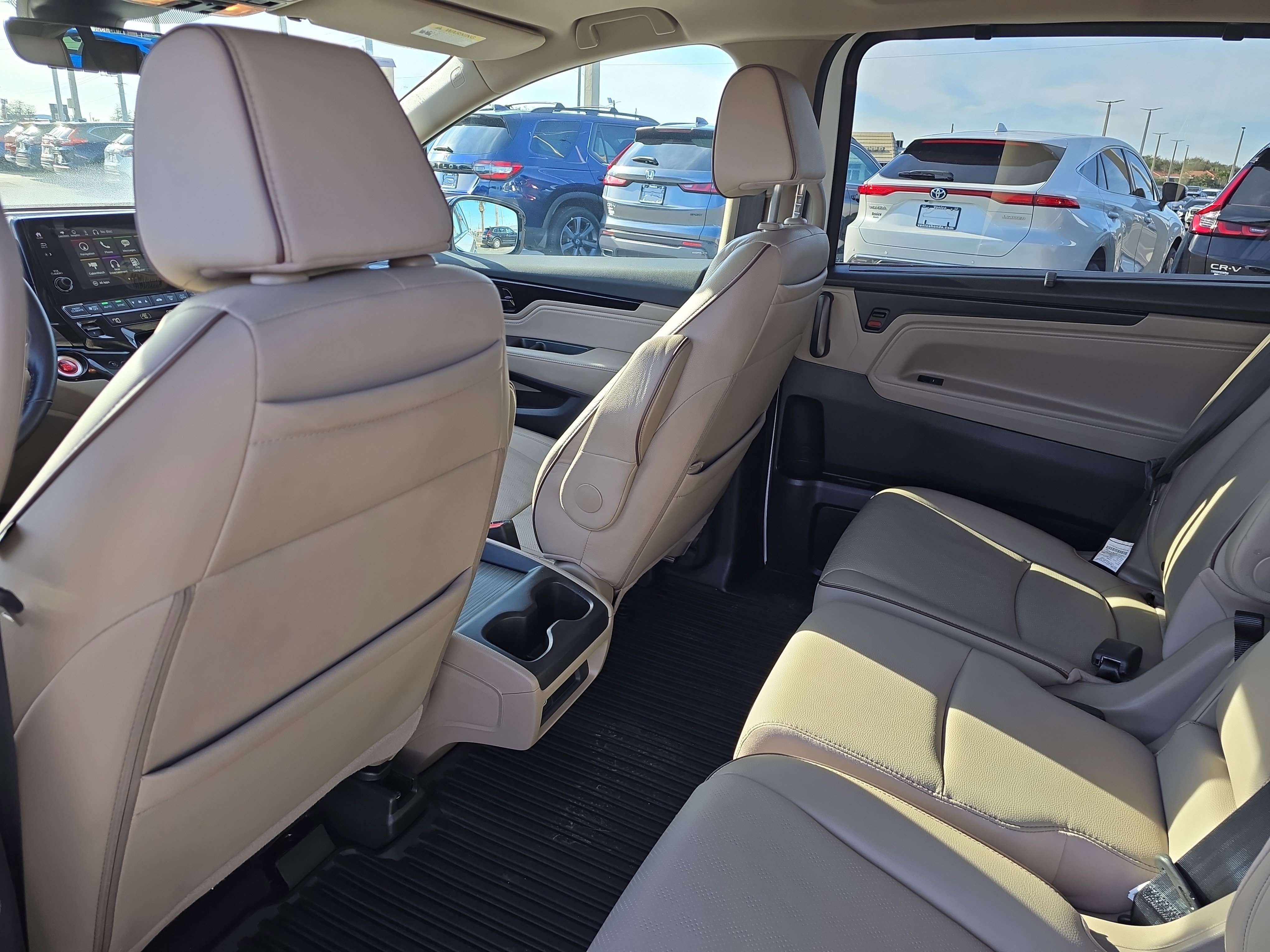 Used 2023 Honda Odyssey Elite image 12