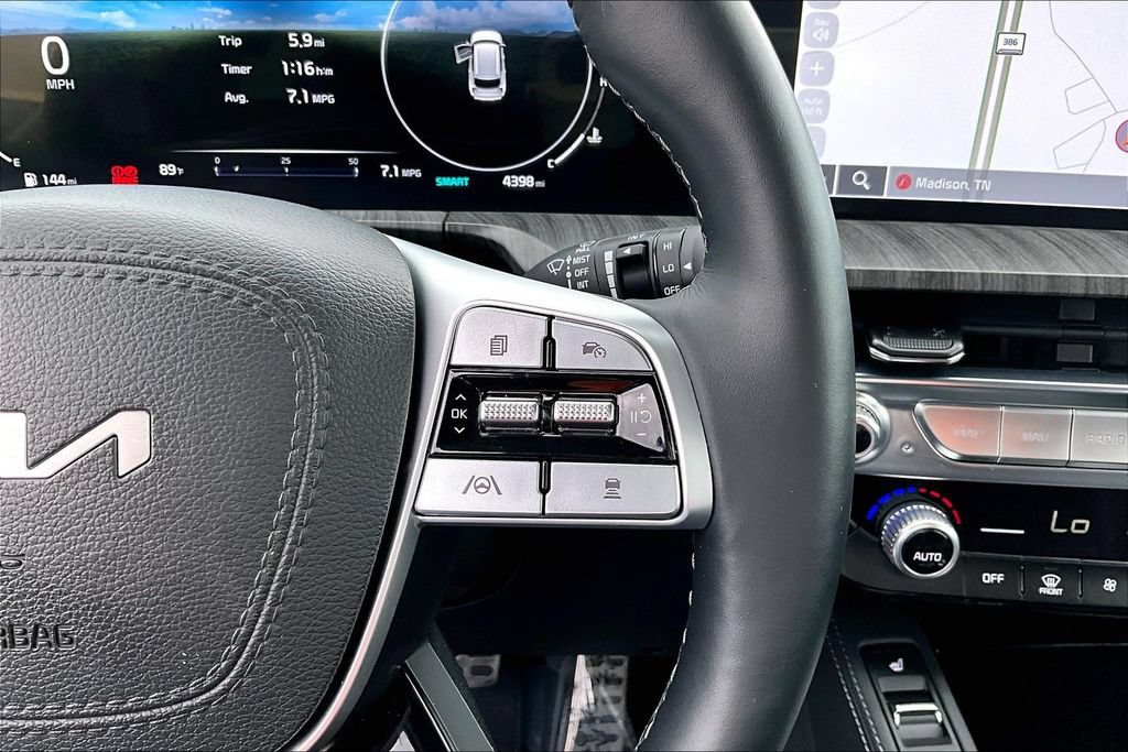 Used 2025 Kia Telluride SX w/ SX Captain's Chair Package AWD/4WD image 14
