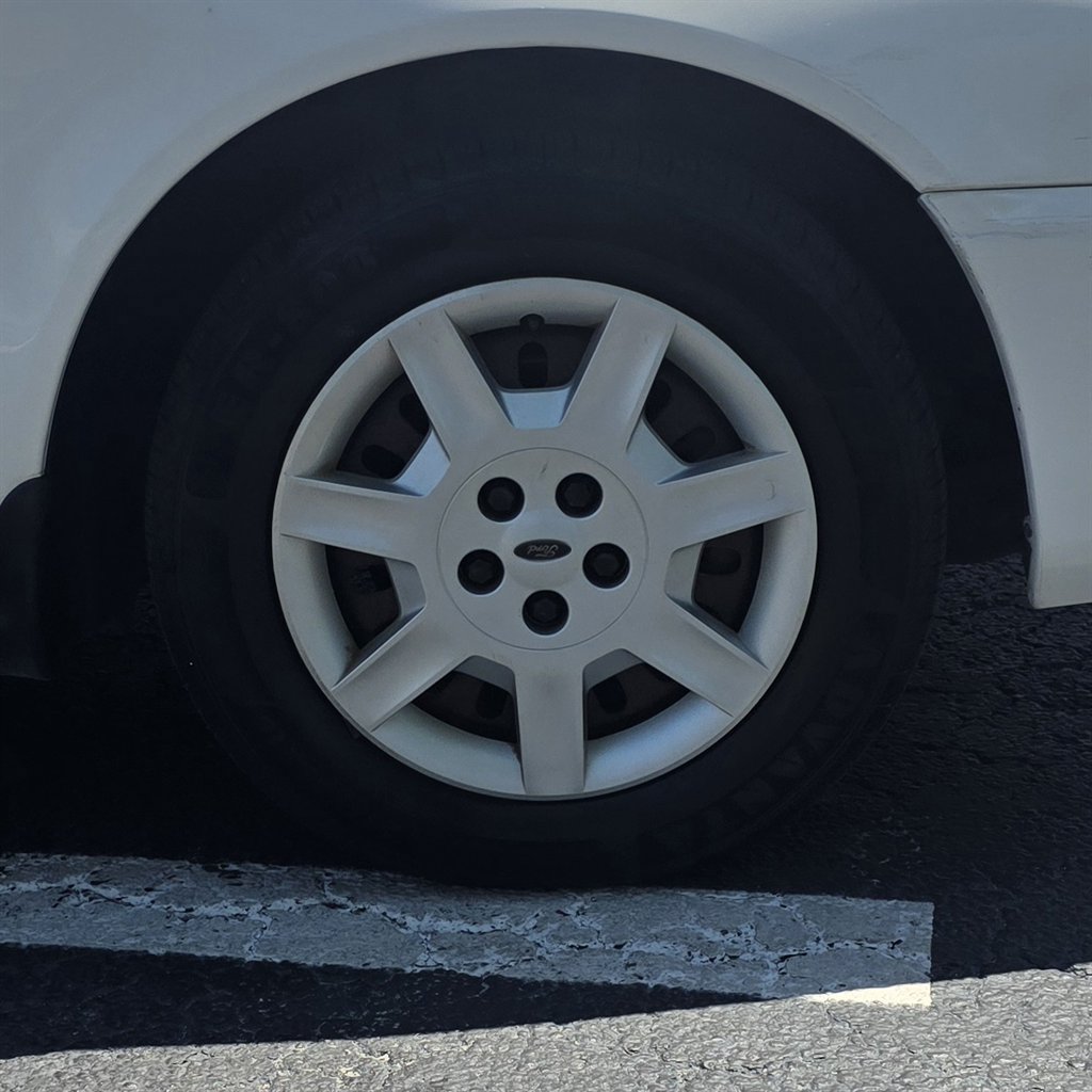 Used 2007 Ford Taurus SE FWD image 33