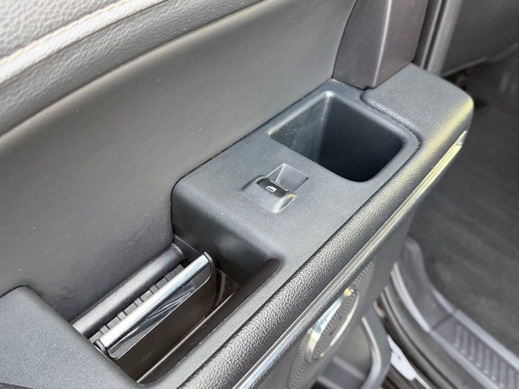 Used 2024 Ford Expedition Max XLT image 18