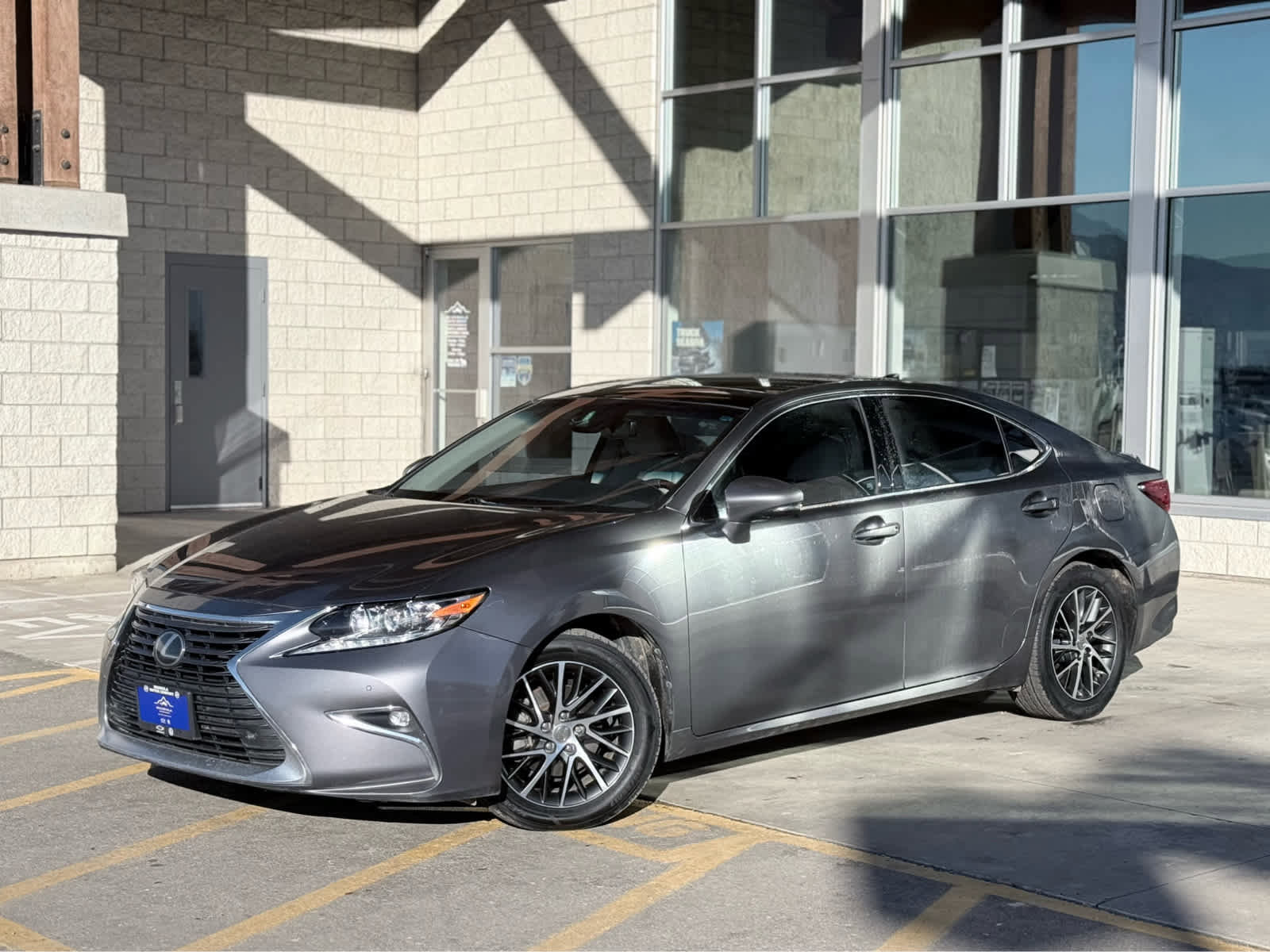 Used 2016 Lexus ES 350 w/ Navigation System Package image 1