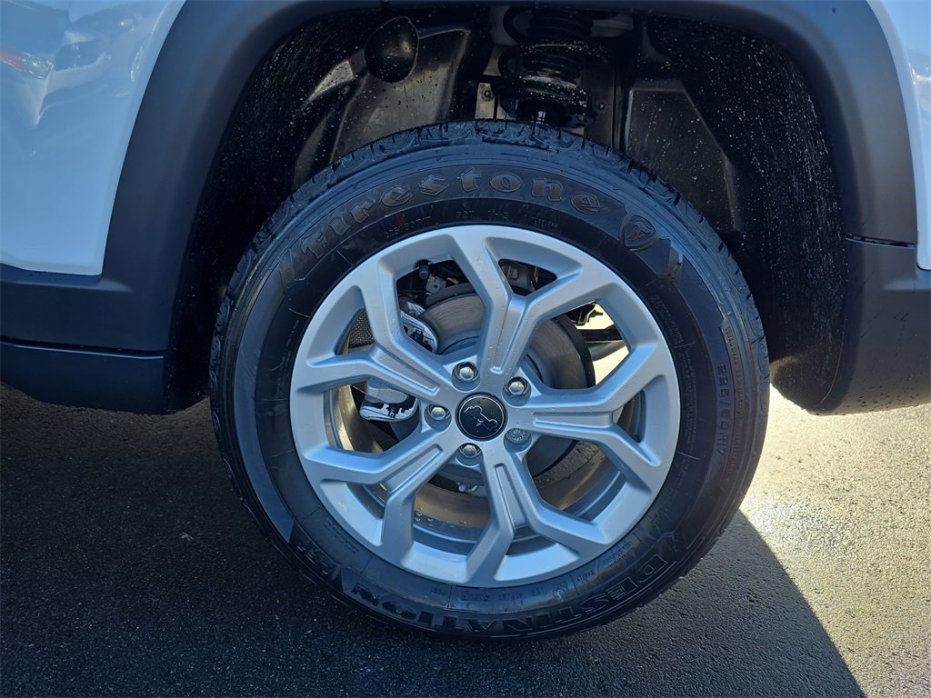 New 2026 Jeep Compass Latitude image 32