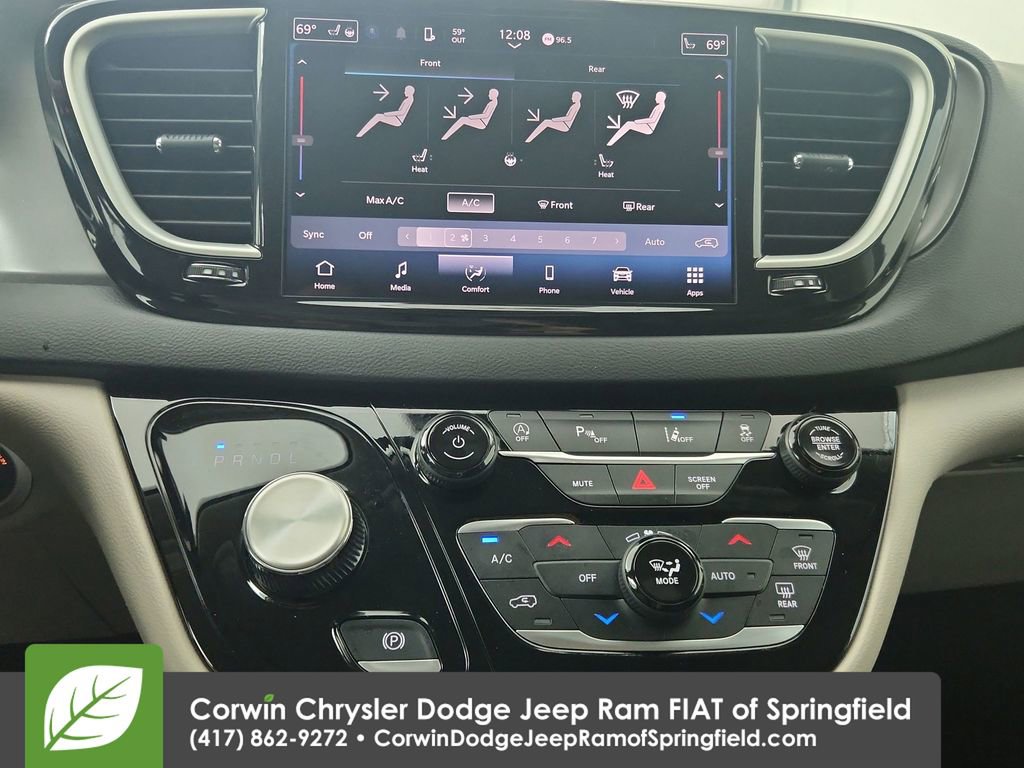 Certified 2024 Chrysler Pacifica Touring-L image 26