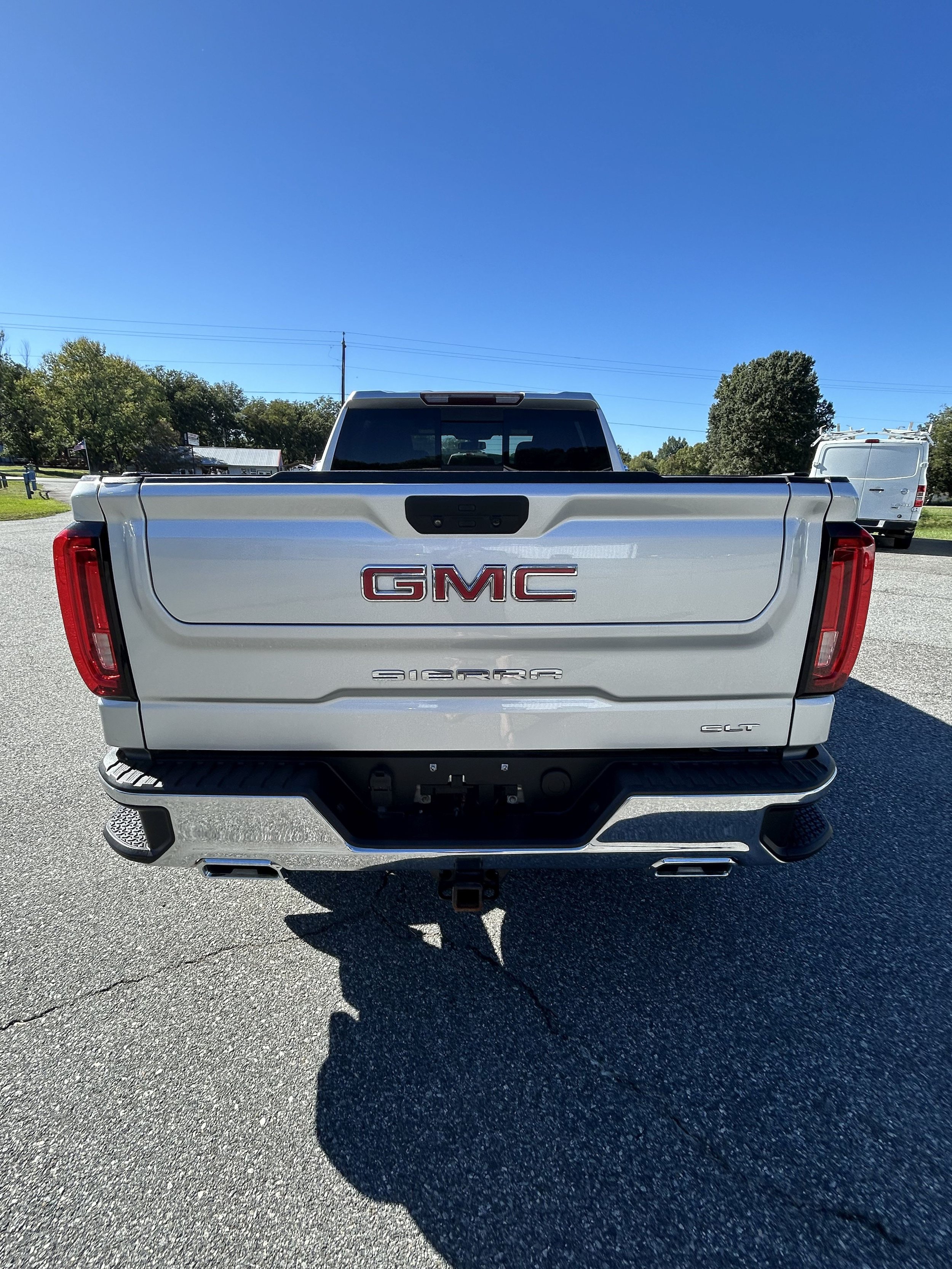 Used 2020 GMC Sierra 1500 SLT w/ SLT Premium Package AWD/4WD image 4