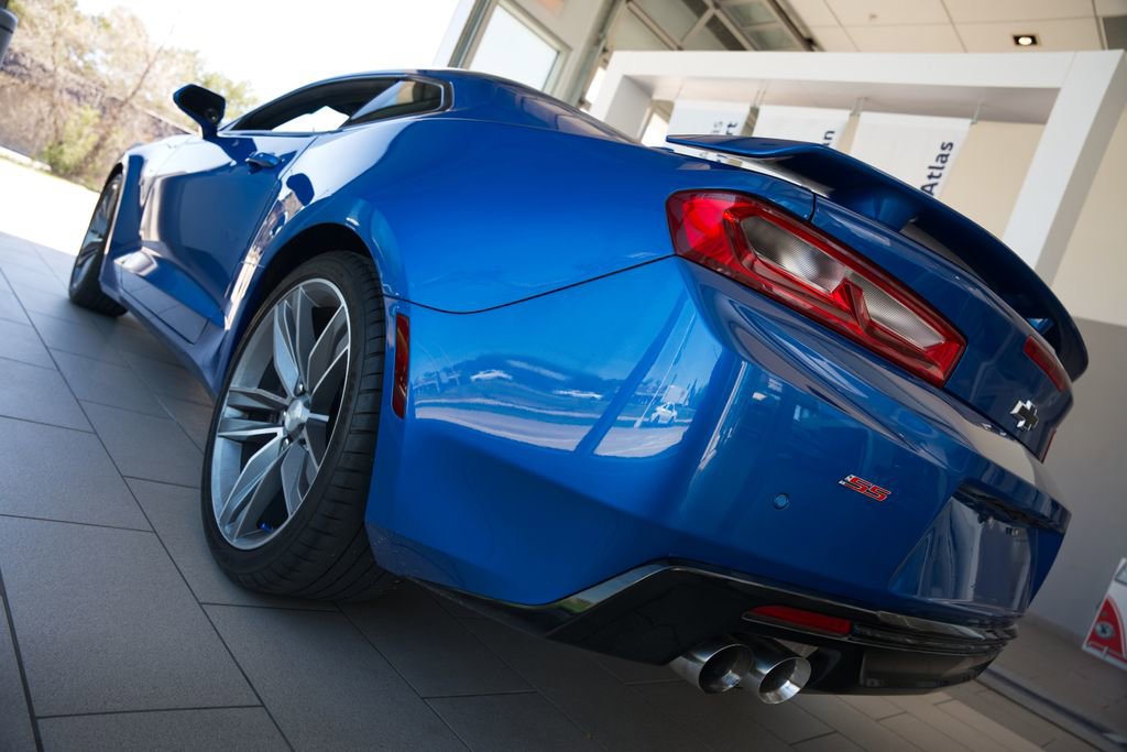 Used 2016 Chevrolet Camaro SS RWD image 12