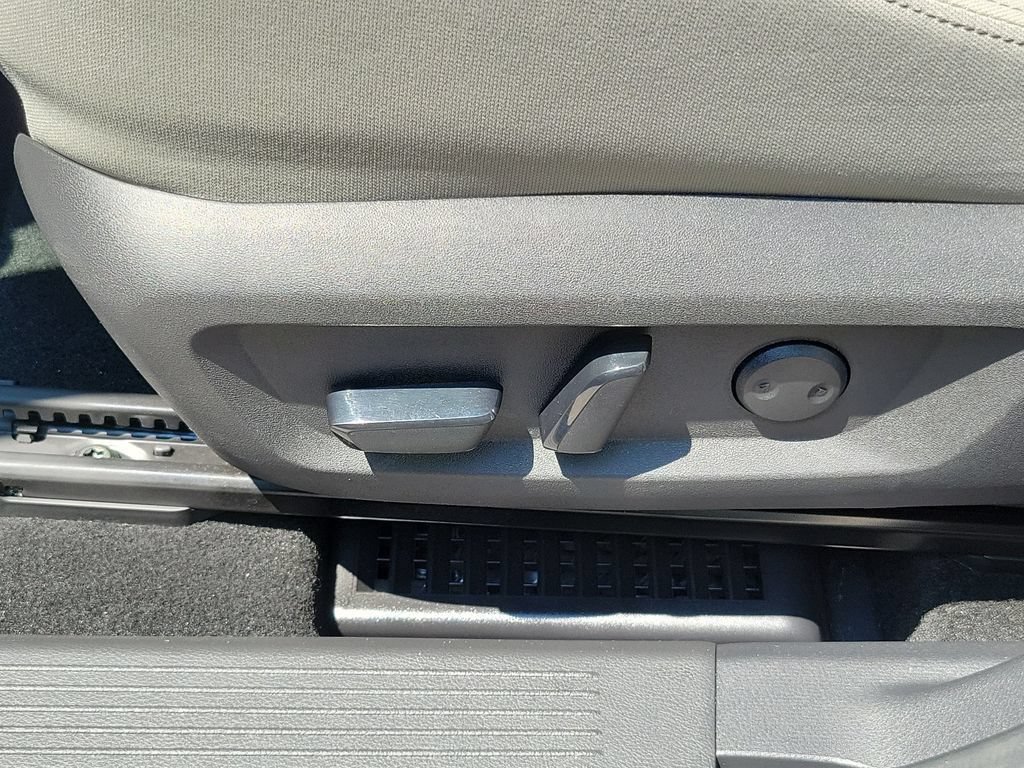 Used 2023 Nissan Rogue SV AWD/4WD image 19