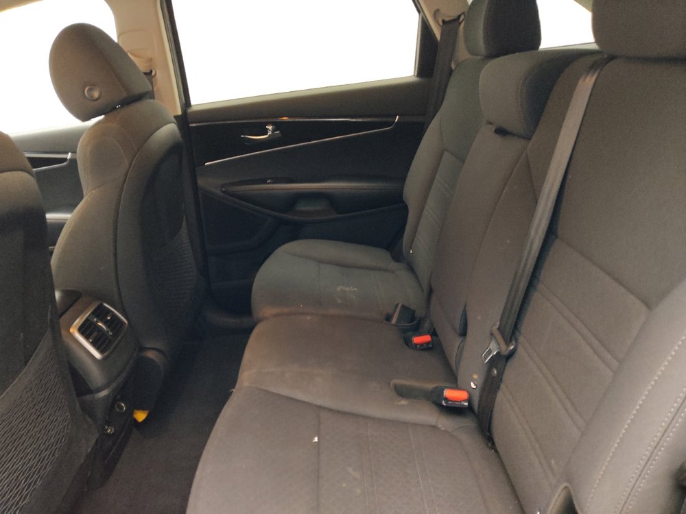 Used 2020 Kia Sorento LX w/ LX I4 Convenience Package image 18