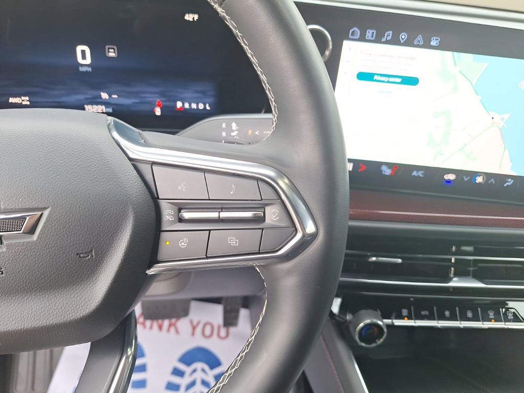 Used 2025 Chevrolet Traverse Z71 image 25