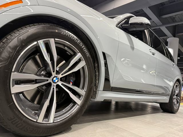 Used 2026 BMW X7 xDrive40i w/ M Sport Package image 10