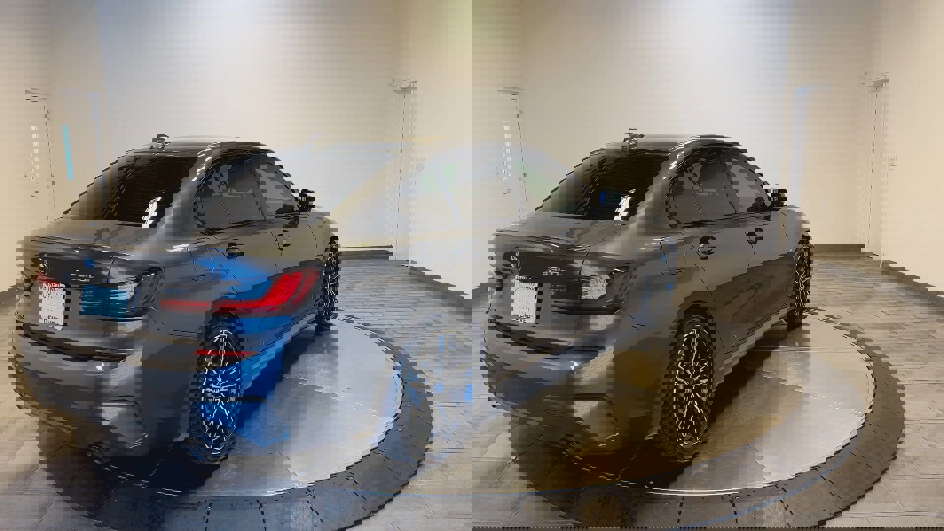 Used 2022 BMW 330e xDrive w/ M Sport Package image 8