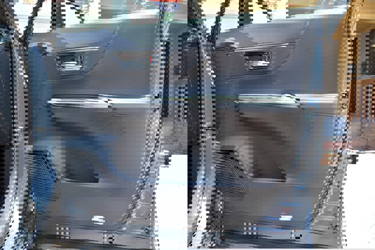 Used 2021 Toyota Venza XLE w/ Softex Package image 40