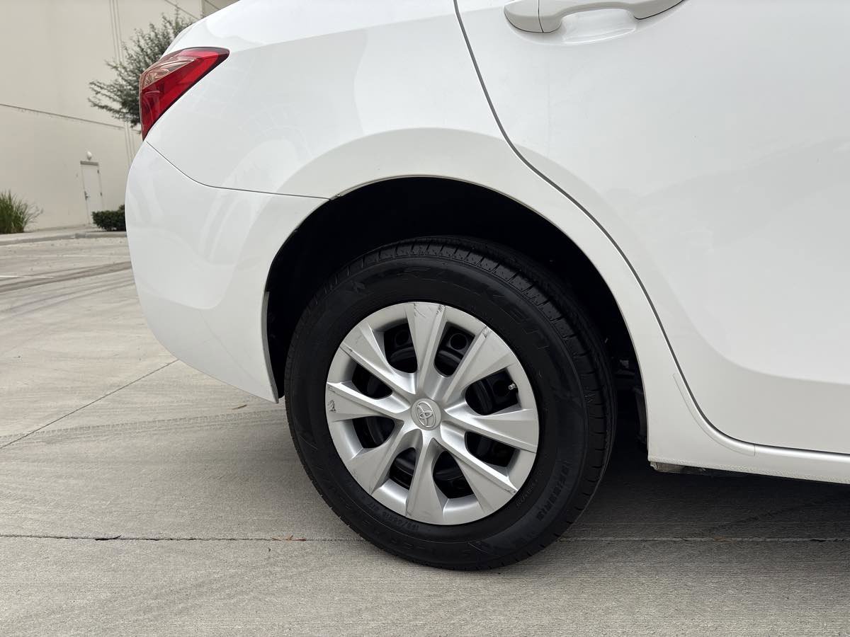 Used 2019 Toyota Corolla L w/ Carpet Mat Package (TMS) image 10