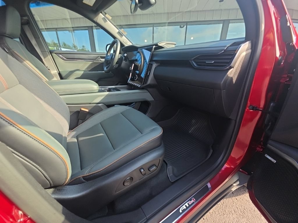 Used 2024 GMC Acadia AT4 w/ Luxury Package AWD/4WD image 22
