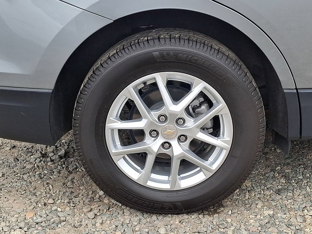 Used 2024 Chevrolet Equinox LT FWD image 34
