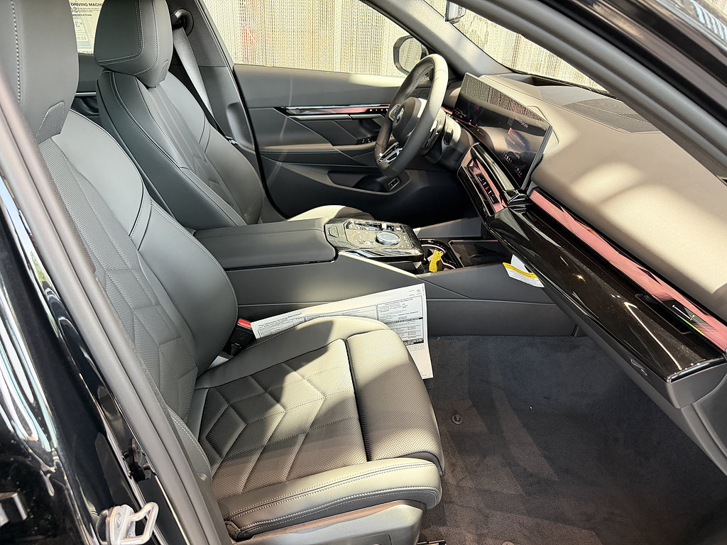 New 2027 BMW 530i xDrive w/ M Sport Package AWD/4WD image 14