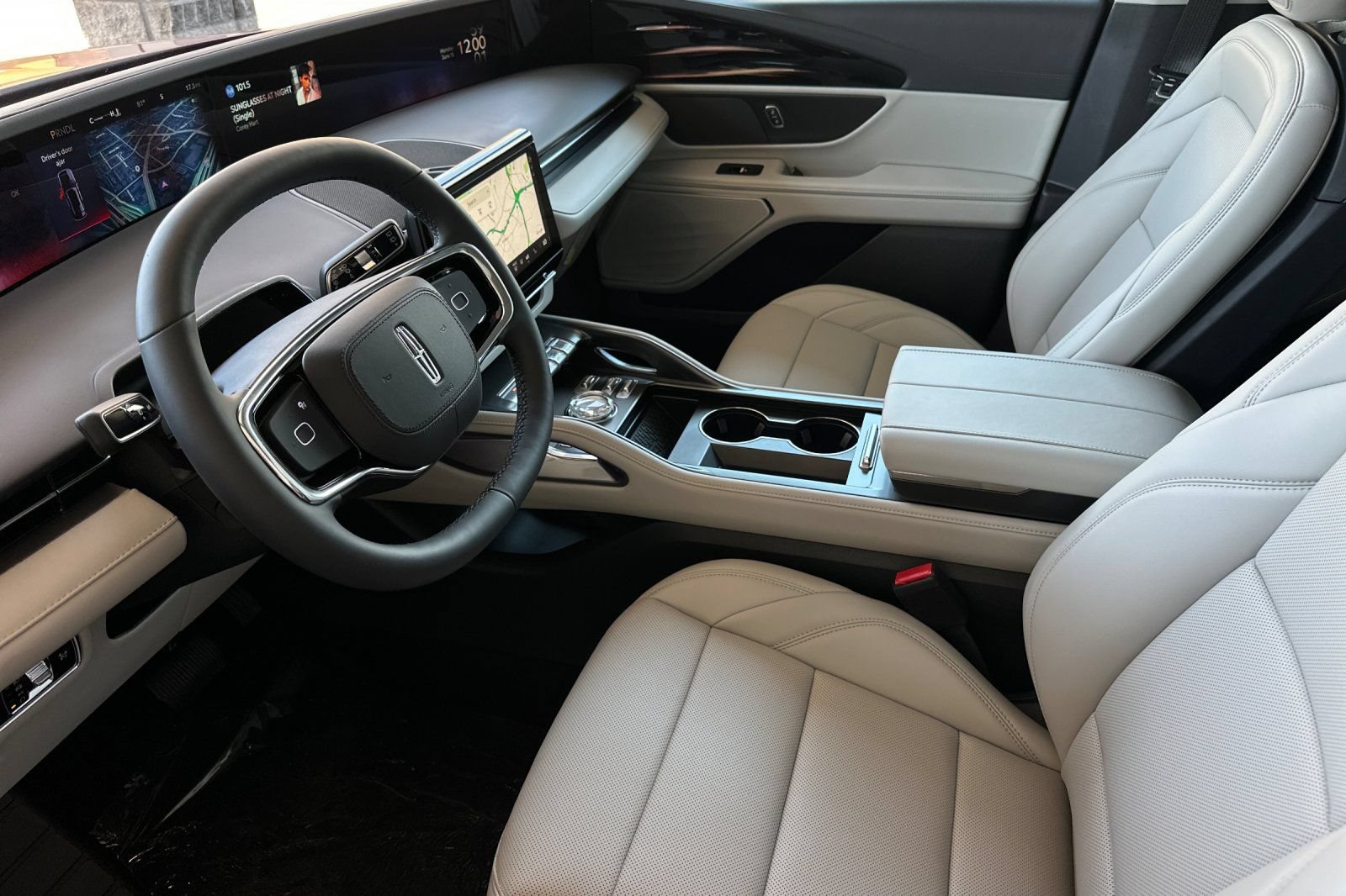 New 2026 Lincoln Nautilus Premier AWD/4WD image 9